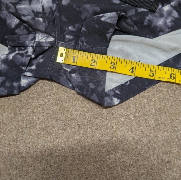 LULULEMON (Size 4) Spring Break Away Shorts II Black - Picture 10 of 10